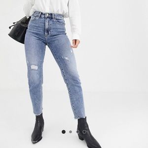 Stradivarius Slim Mom Jean with Stretch Light Wash